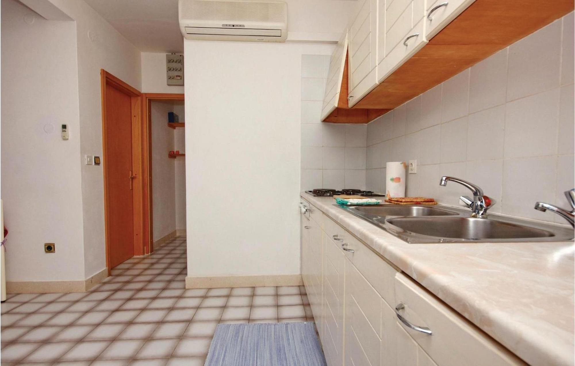 Beautiful Apartment In Prizba With Wifi Eksteriør bilde